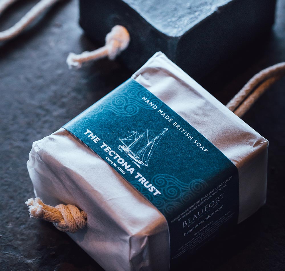 Vi At Armis Charcoal Soap